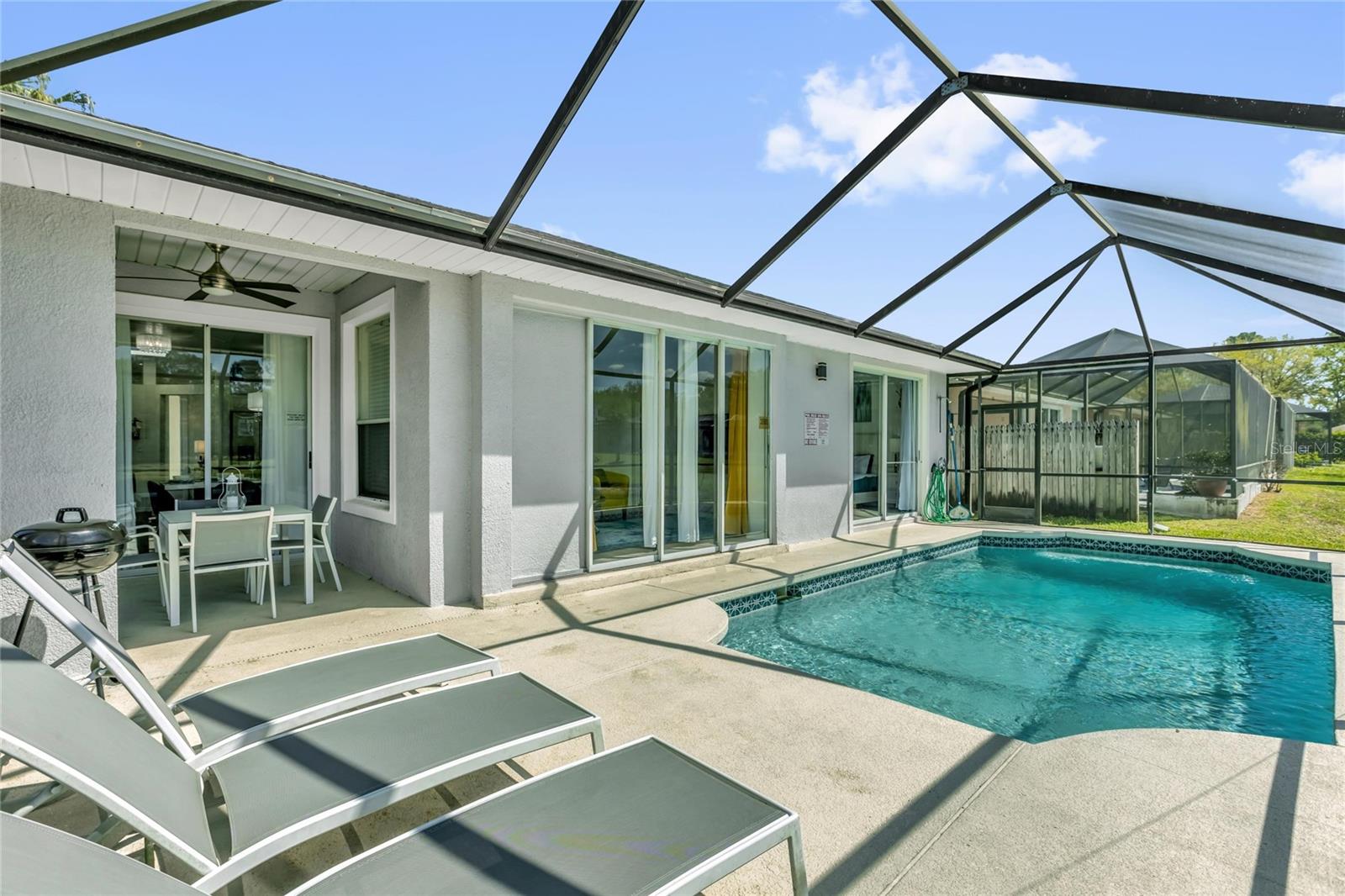 SUNSET LAKES PH 1 - Residential