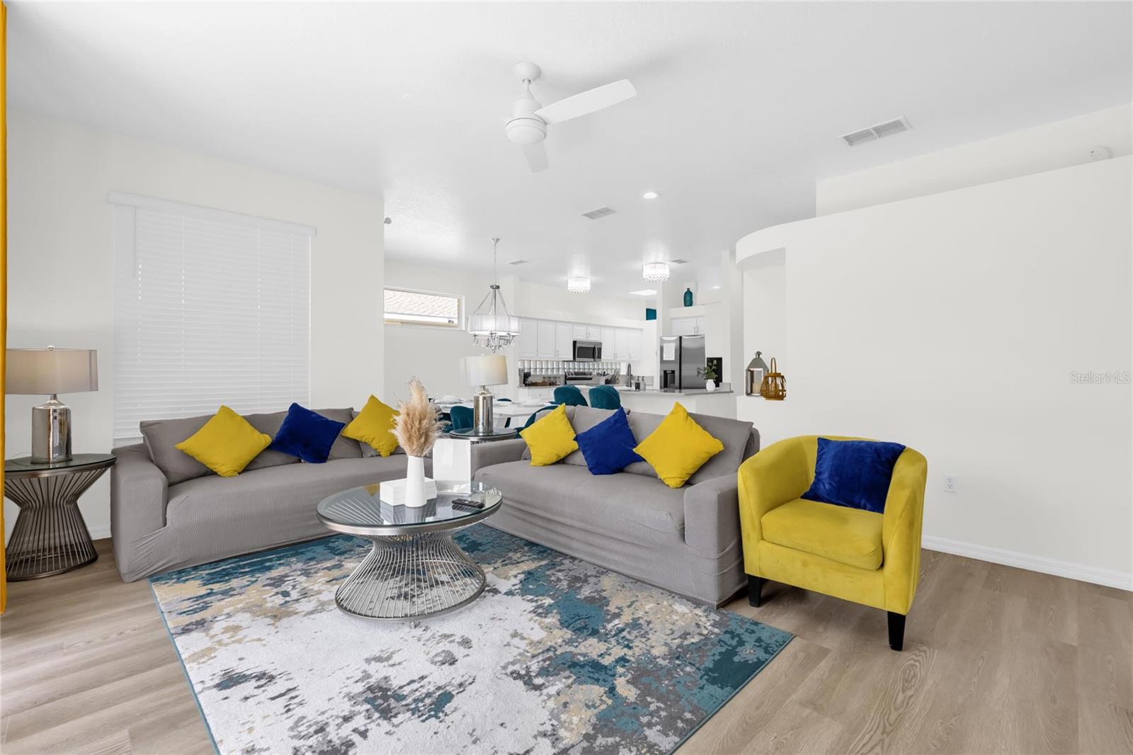 SUNSET LAKES PH 1 - Residential