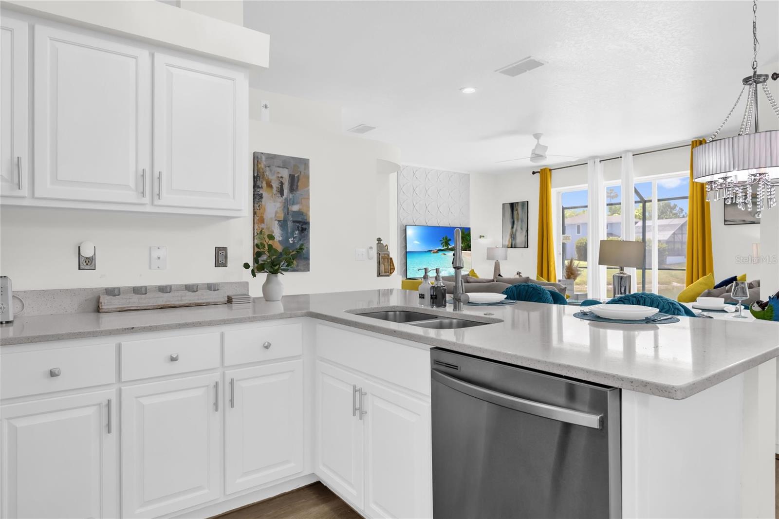 SUNSET LAKES PH 1 - Residential