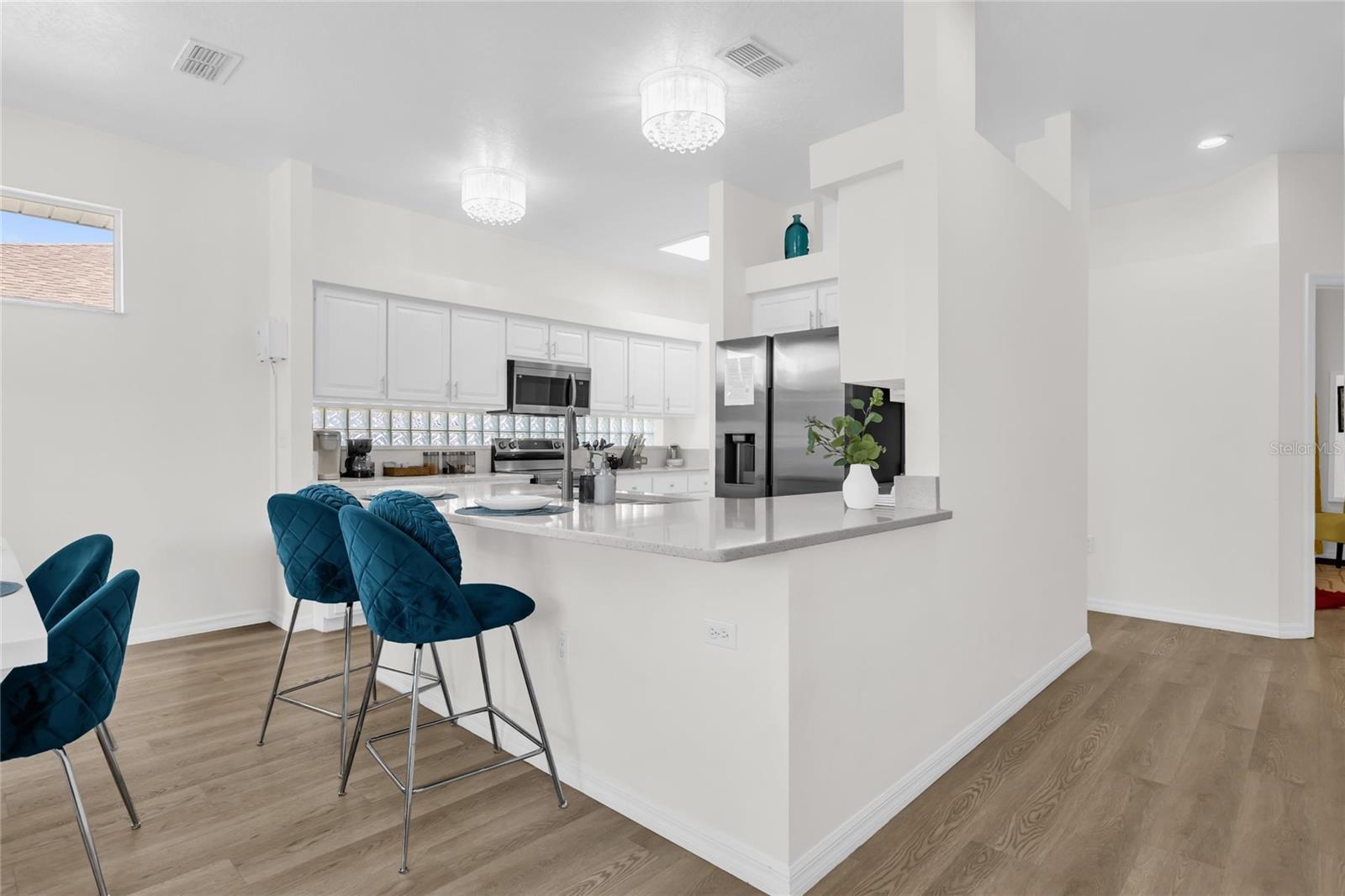 SUNSET LAKES PH 1 - Residential