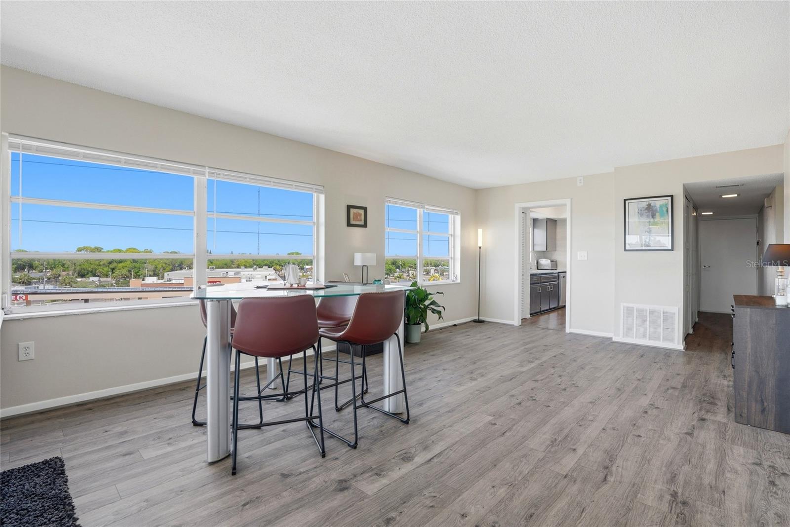 SEMINOLE-ON-THE-GREEN CAVALIER BLDG - Residential