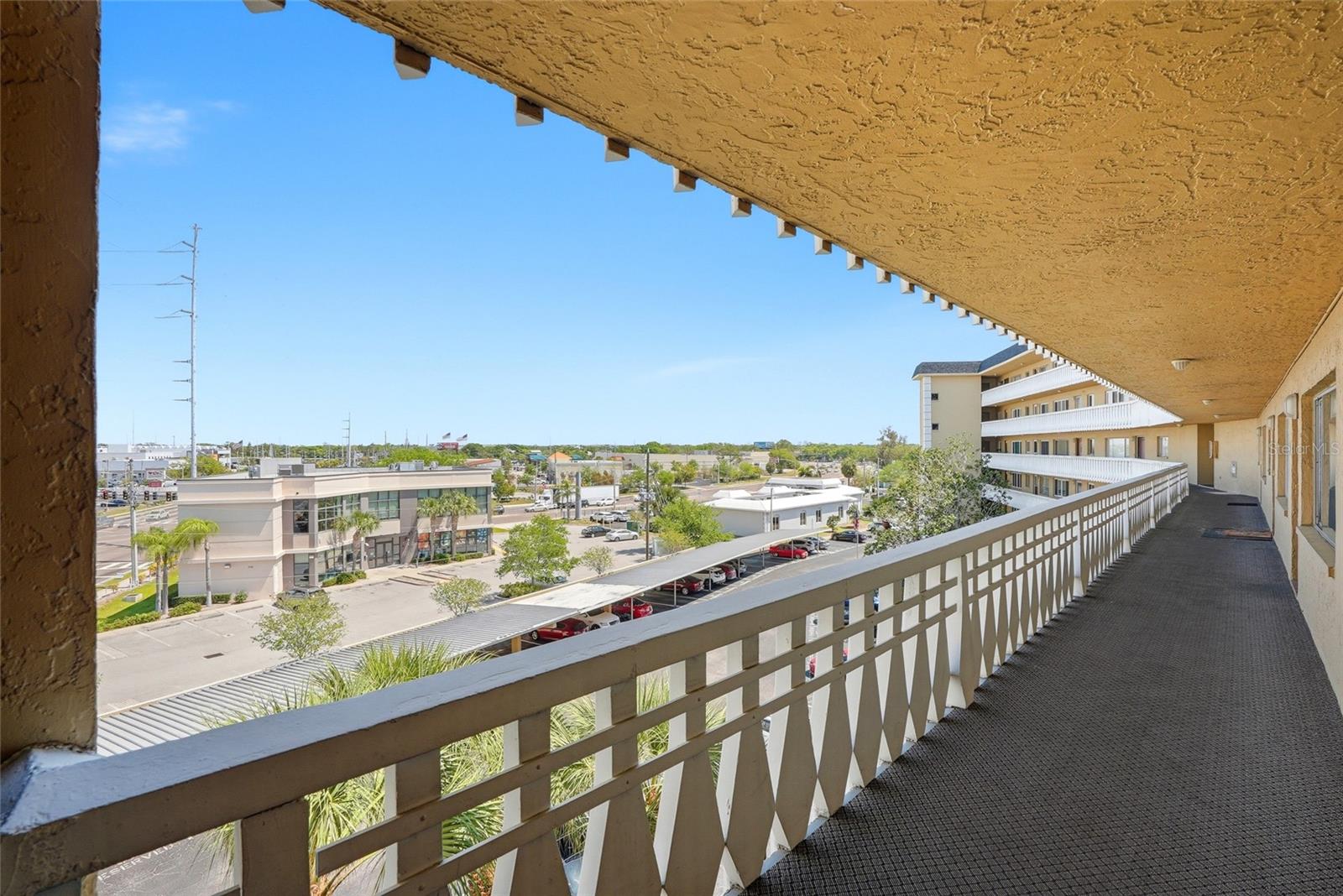 SEMINOLE-ON-THE-GREEN CAVALIER BLDG - Residential