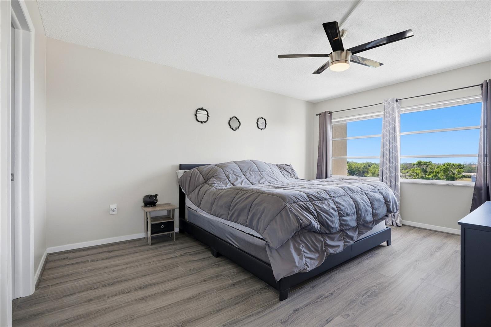 SEMINOLE-ON-THE-GREEN CAVALIER BLDG - Residential