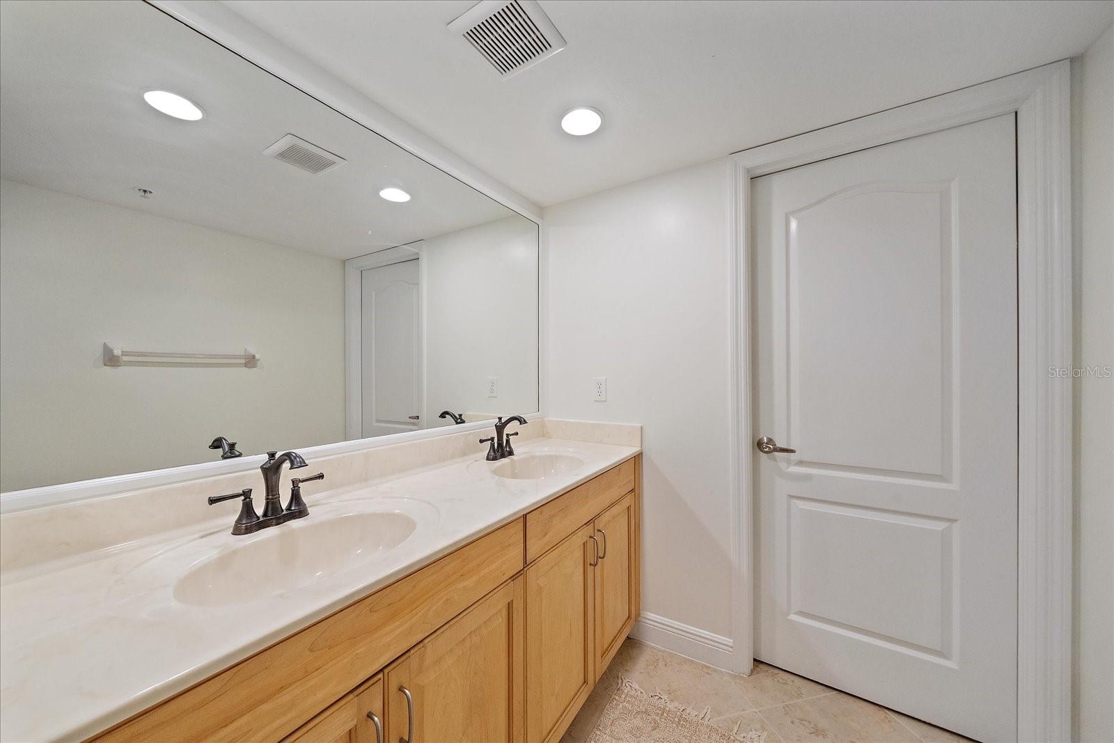 BOULDER POINTE CONDO - Residential