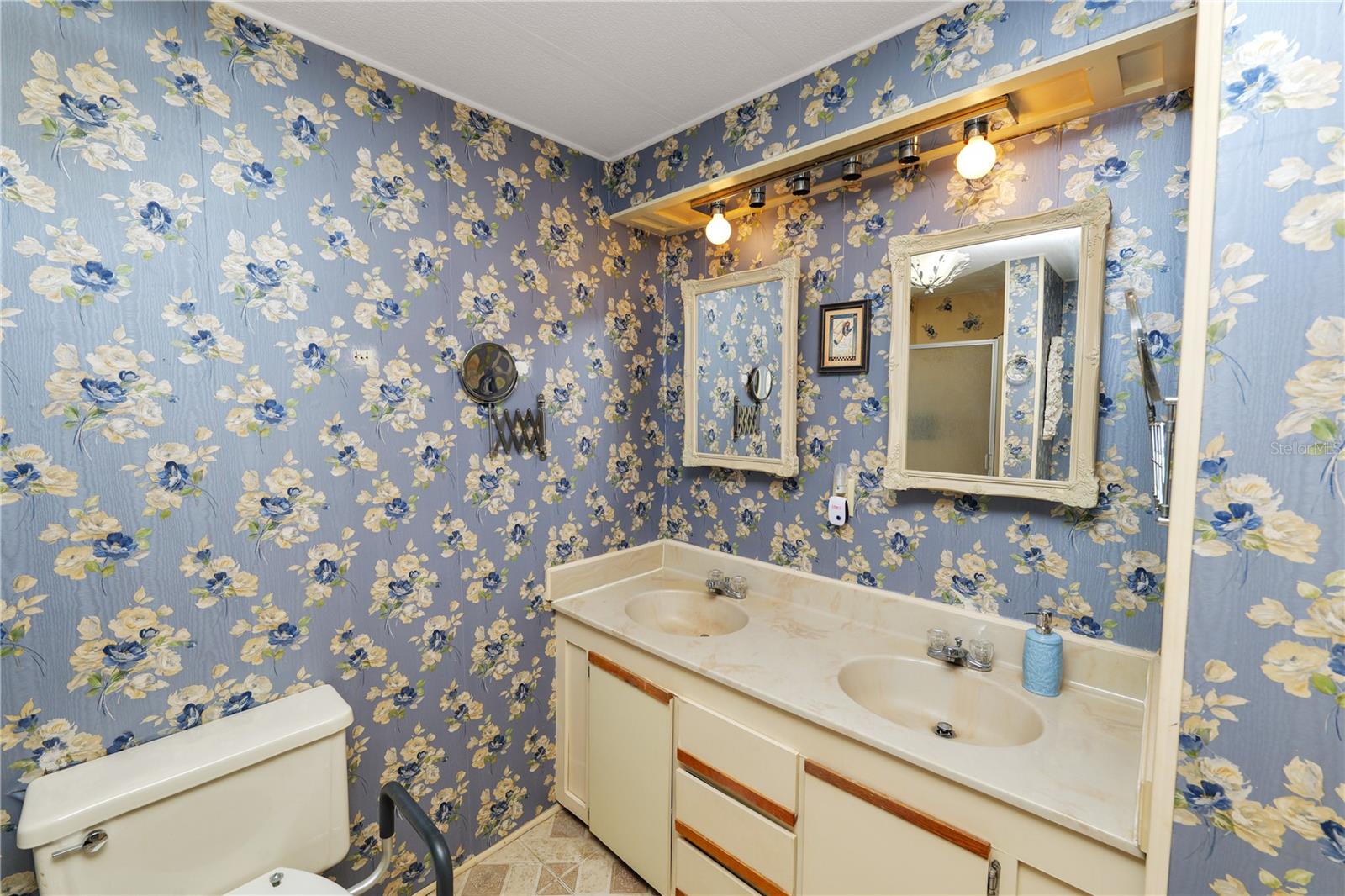 OAKWOOD ESTATES - Residential