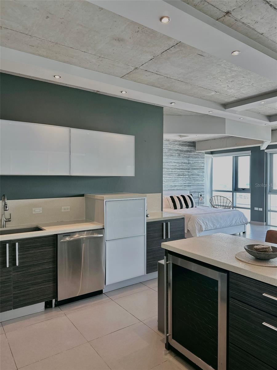 404 CONSTITUCION AVE AVENUE 1706