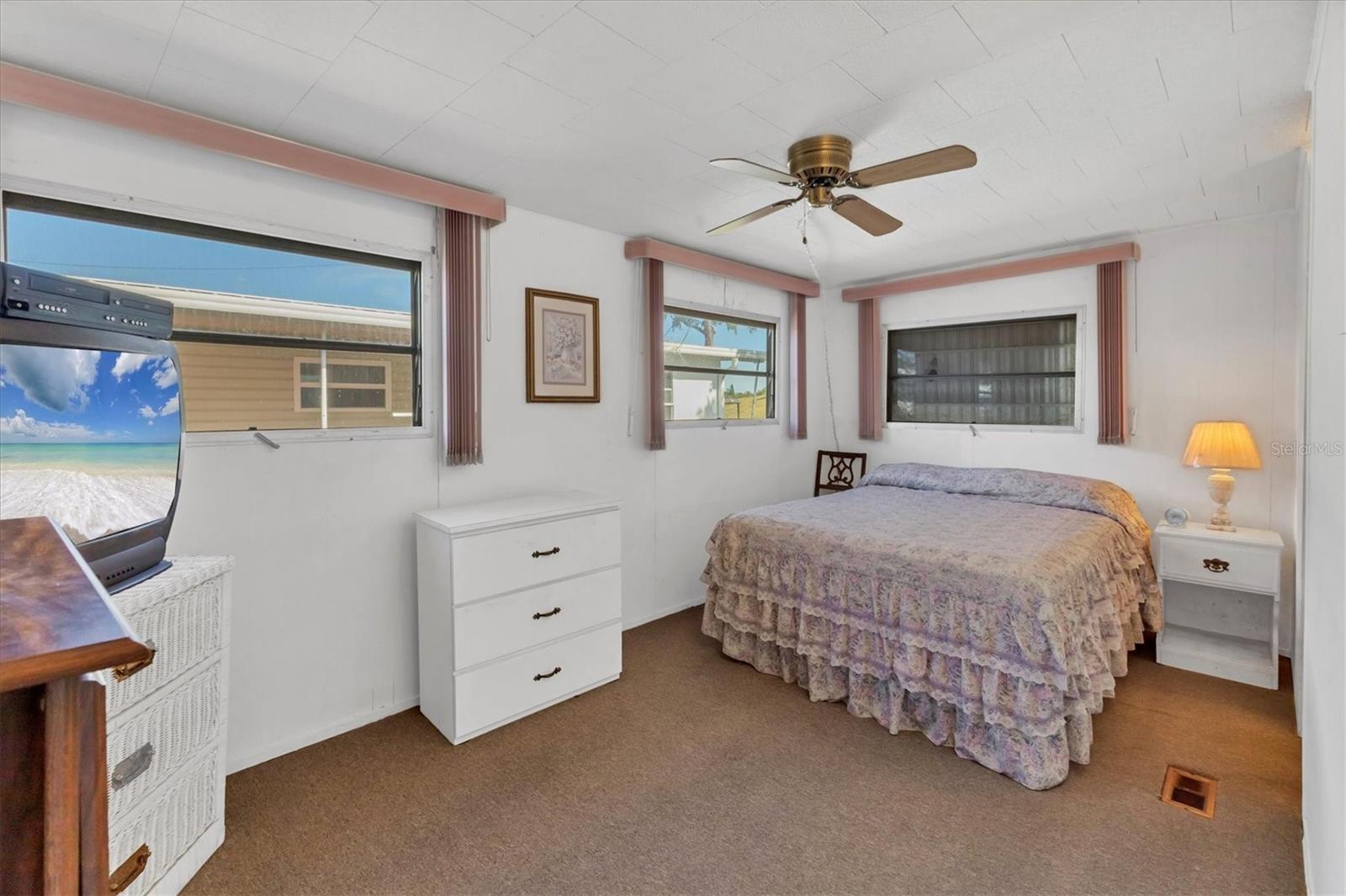 DE SOTO COMMUNITY UNIT ONE - Residential