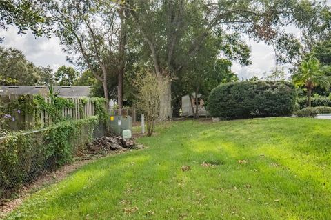 A home in LAKELAND