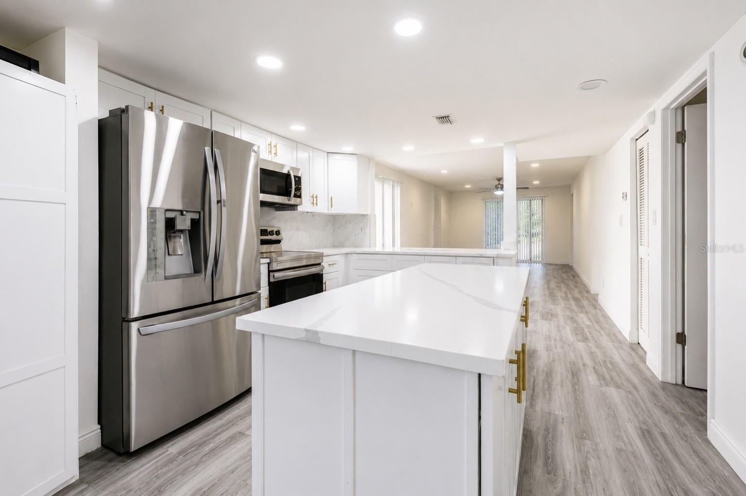 4965 PURITAN CIRCLE 401
