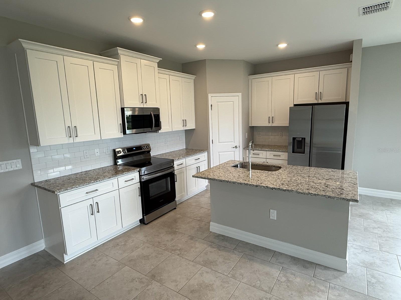 PORT CHARLOTTE SUB 08 - Residential Lease