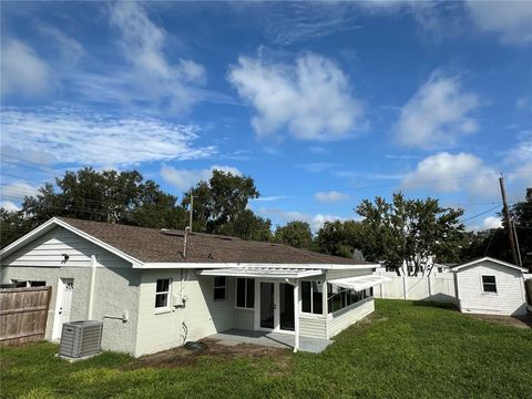 A home in LAKELAND