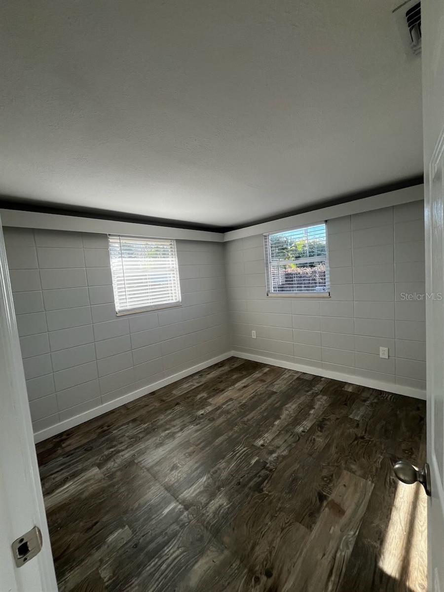 SOUTH VENICE - Residential