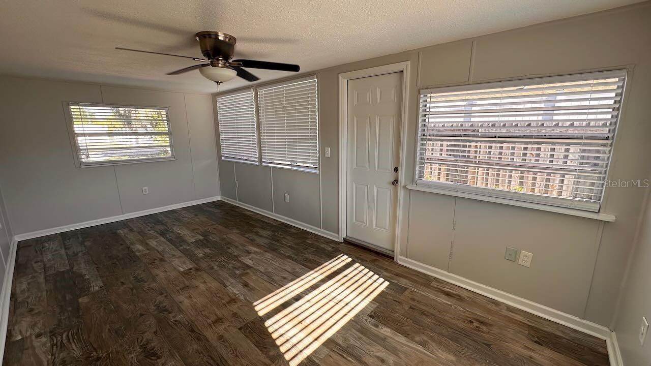 SOUTH VENICE - Residential