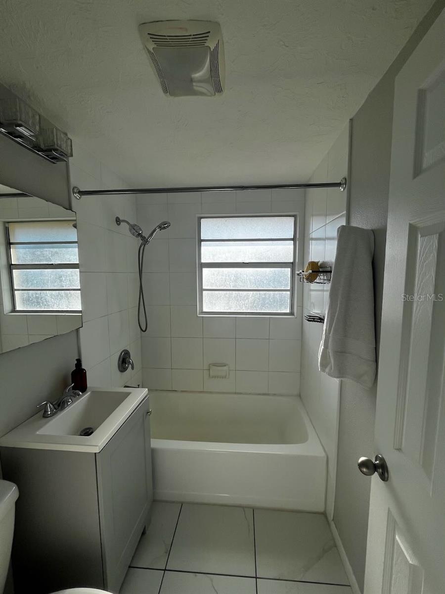 SOUTH VENICE - Residential