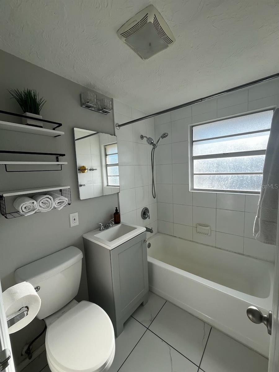 SOUTH VENICE - Residential