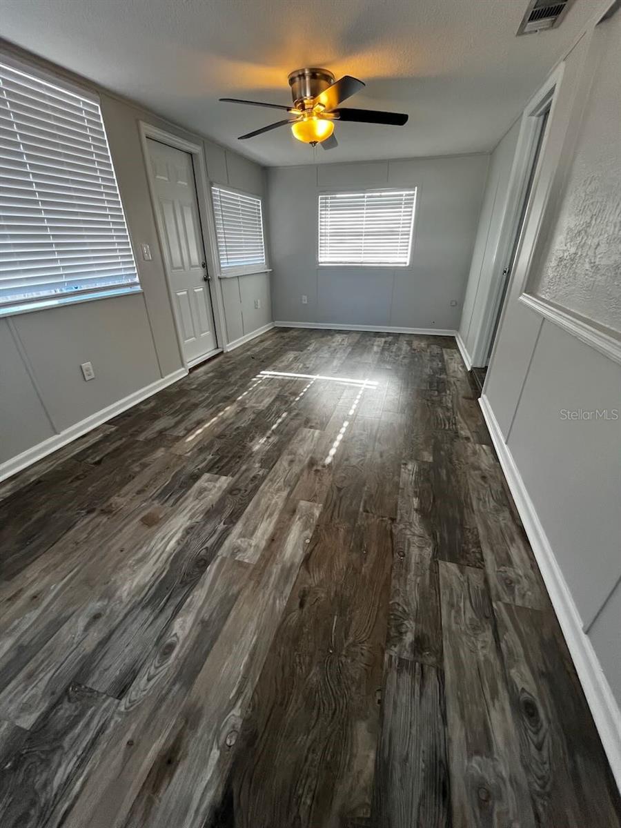 SOUTH VENICE - Residential