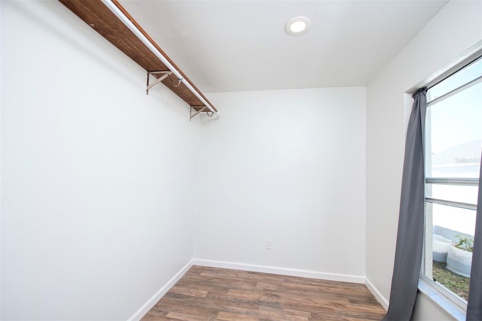 LAKE CATHERINE SHORES - Residential