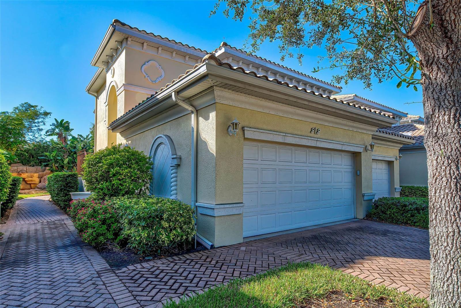 212 TRIANO CIRCLE 212