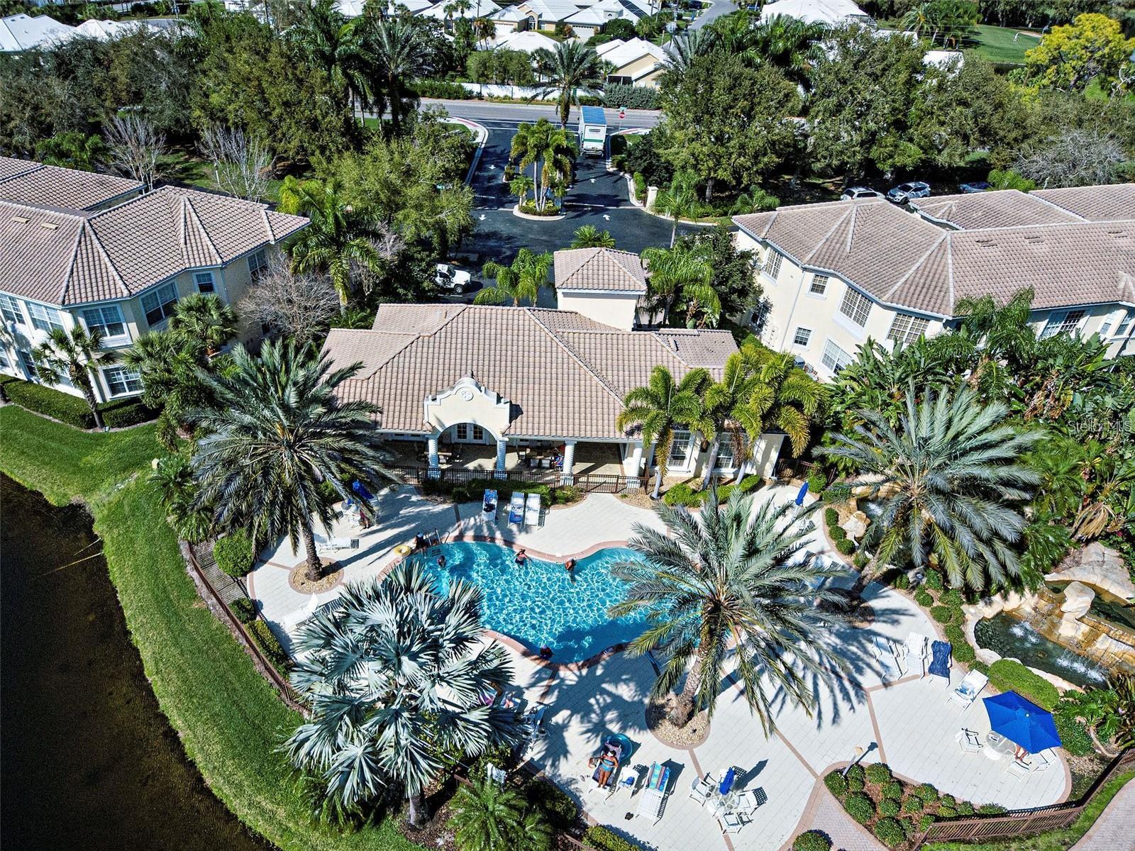 212 TRIANO CIRCLE 212