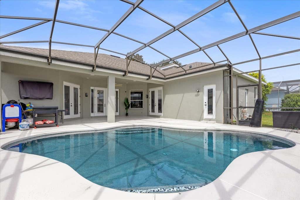 Photo of 10175 Cove Lake Drive, Orlando, FL 32836 (MLS # O6432071)