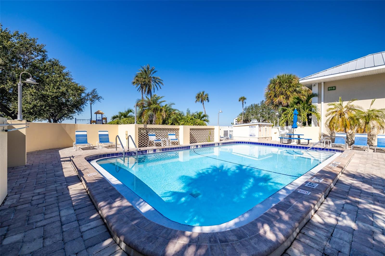 BAHIA BEACH TWNHMS PH 1A - Residential