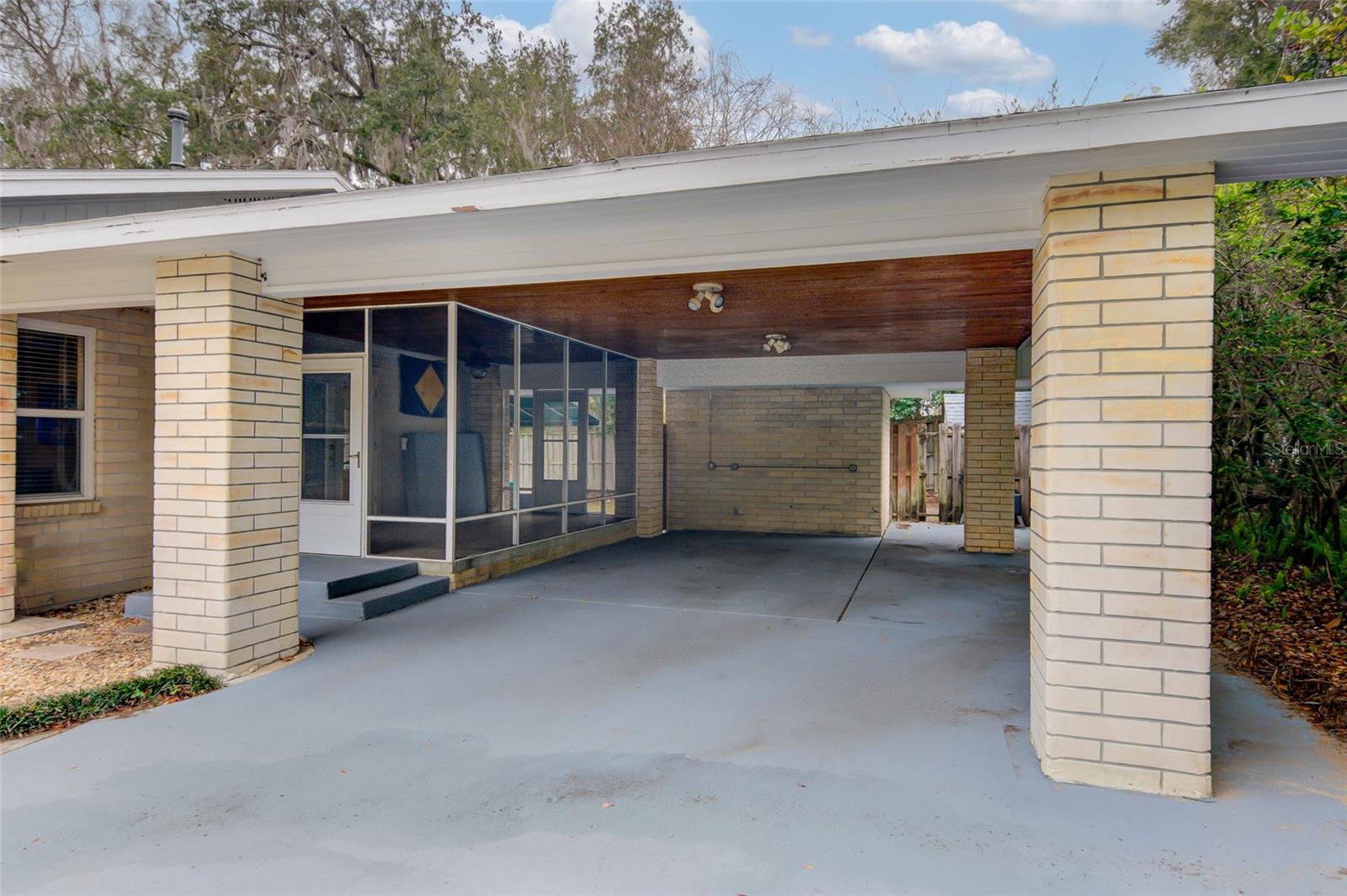 1318 NW 7TH ROAD