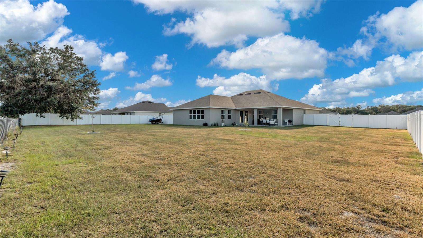 ESTATES/SIXTY - Residential