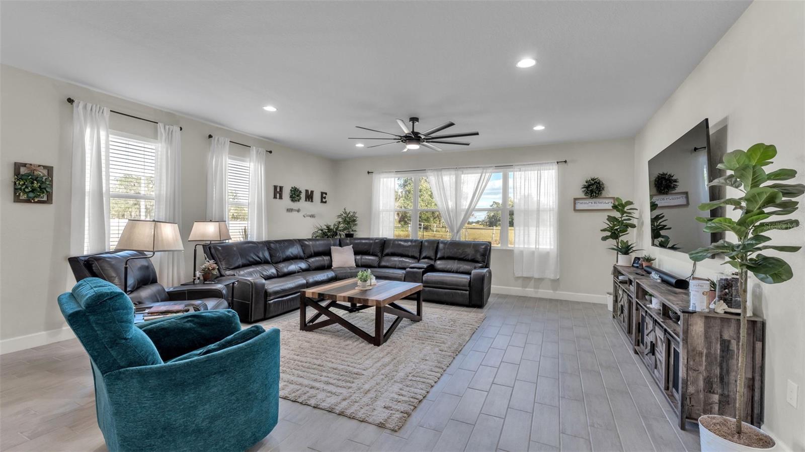 ESTATES/SIXTY - Residential