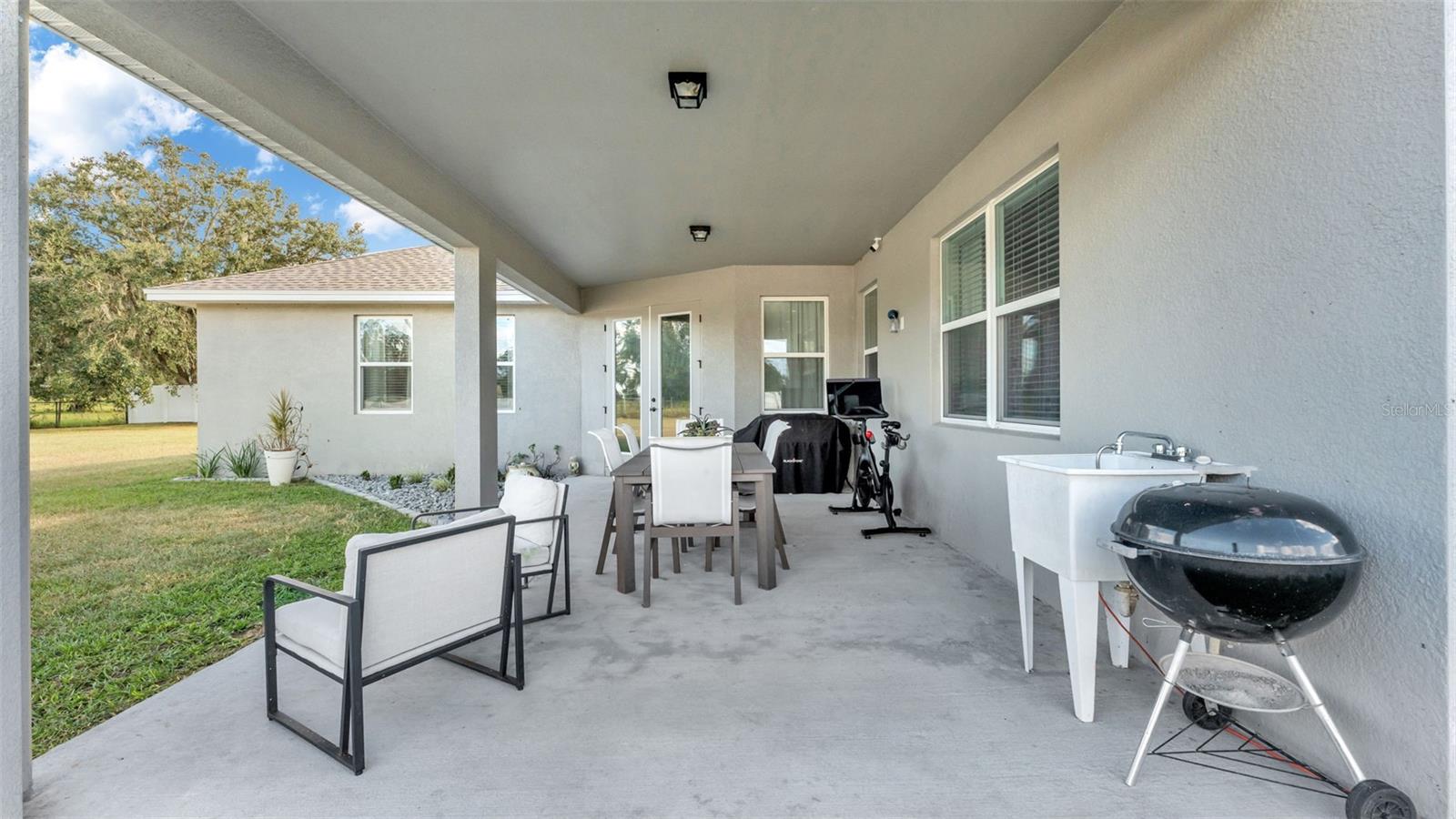 ESTATES/SIXTY - Residential