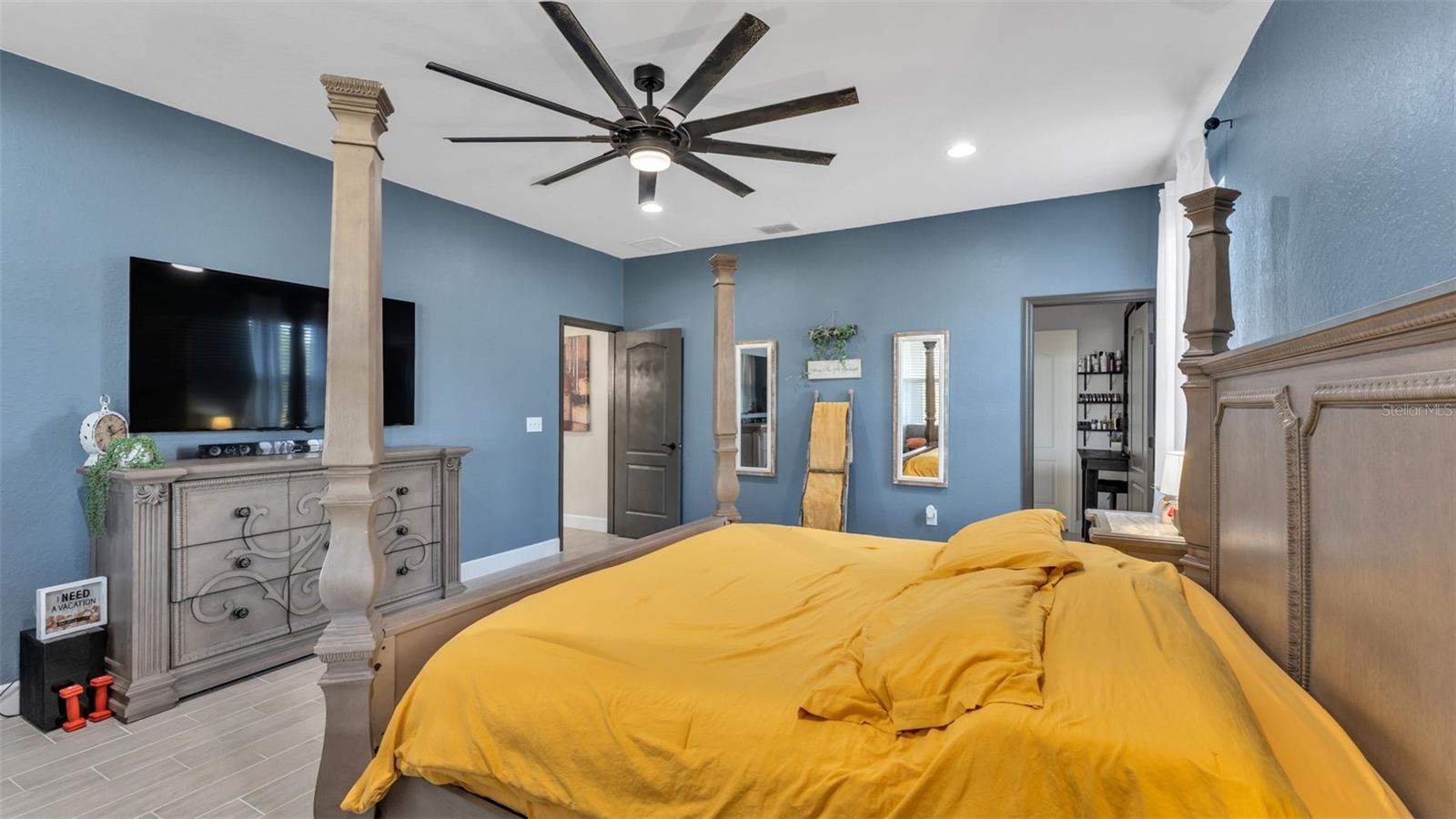 ESTATES/SIXTY - Residential