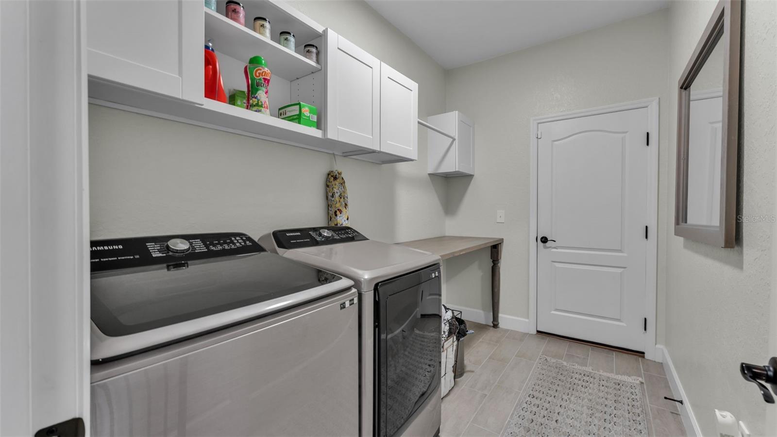 ESTATES/SIXTY - Residential