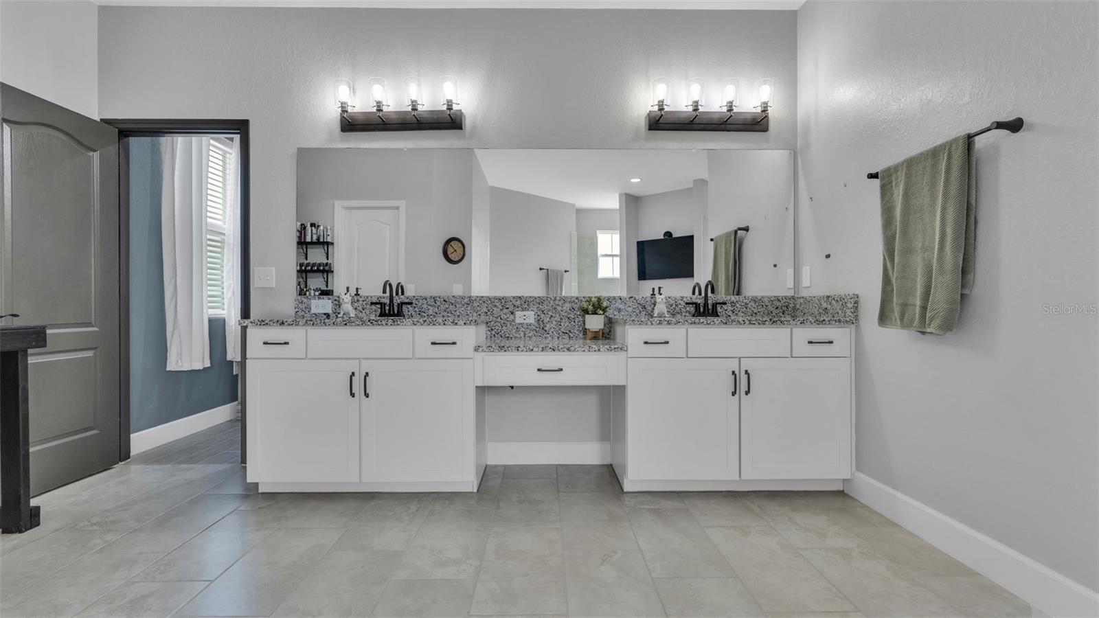 ESTATES/SIXTY - Residential