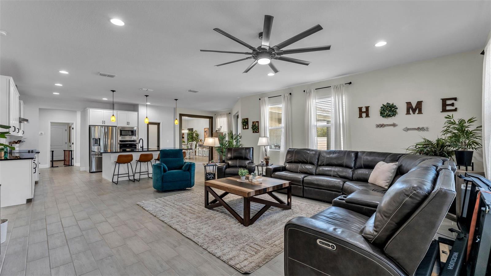 ESTATES/SIXTY - Residential