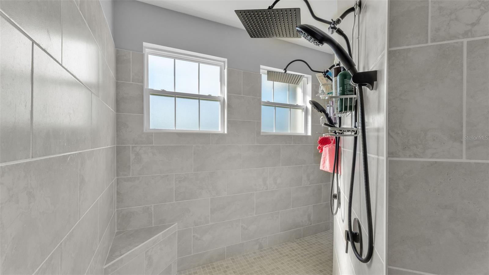 ESTATES/SIXTY - Residential