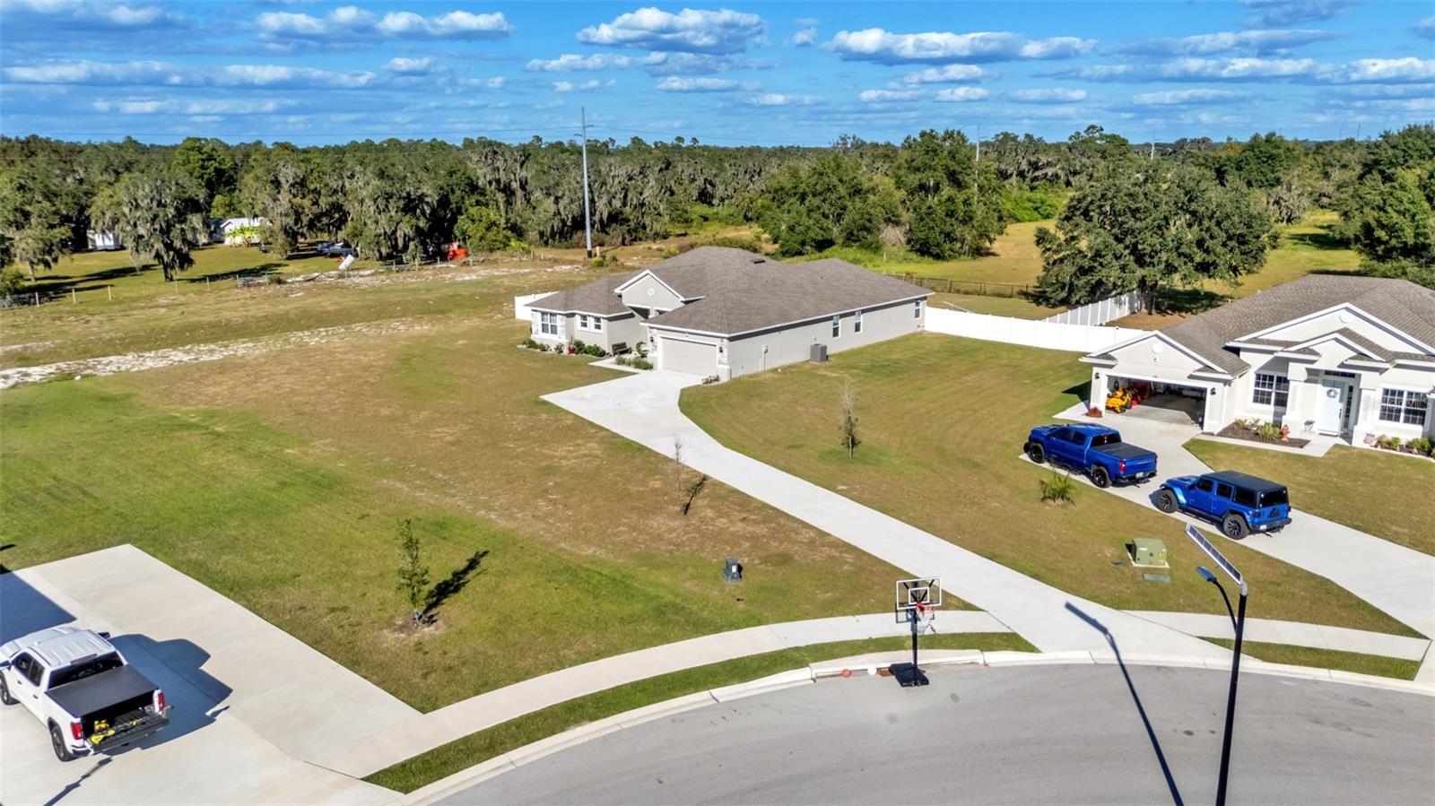 ESTATES/SIXTY - Residential