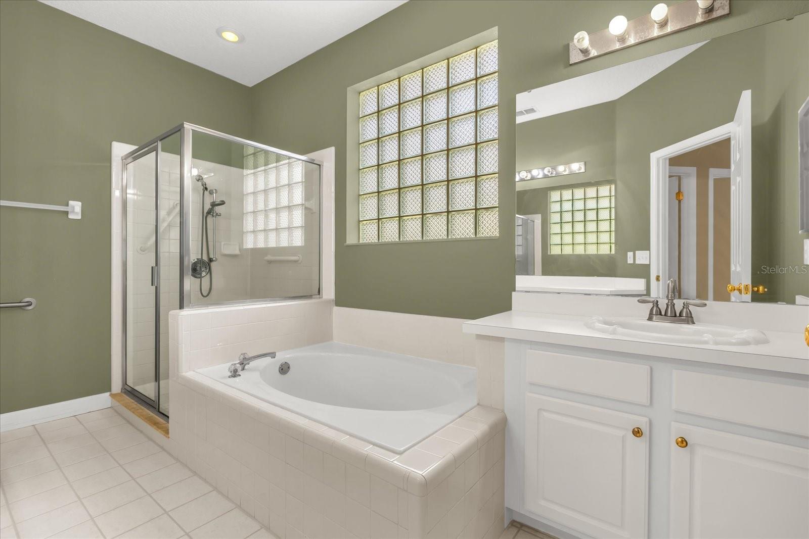 ALOMA WOODS PH 2 - Residential