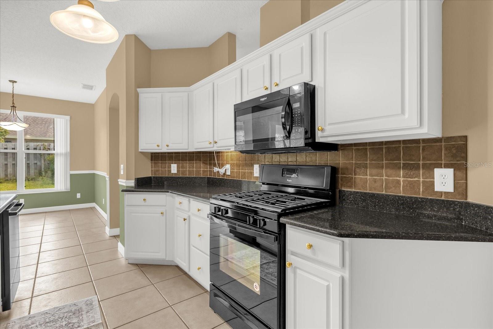 ALOMA WOODS PH 2 - Residential