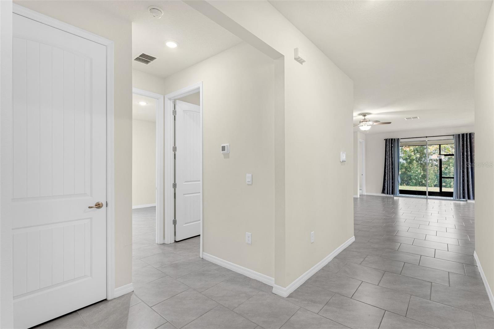 1511 LYONSDALE LANE