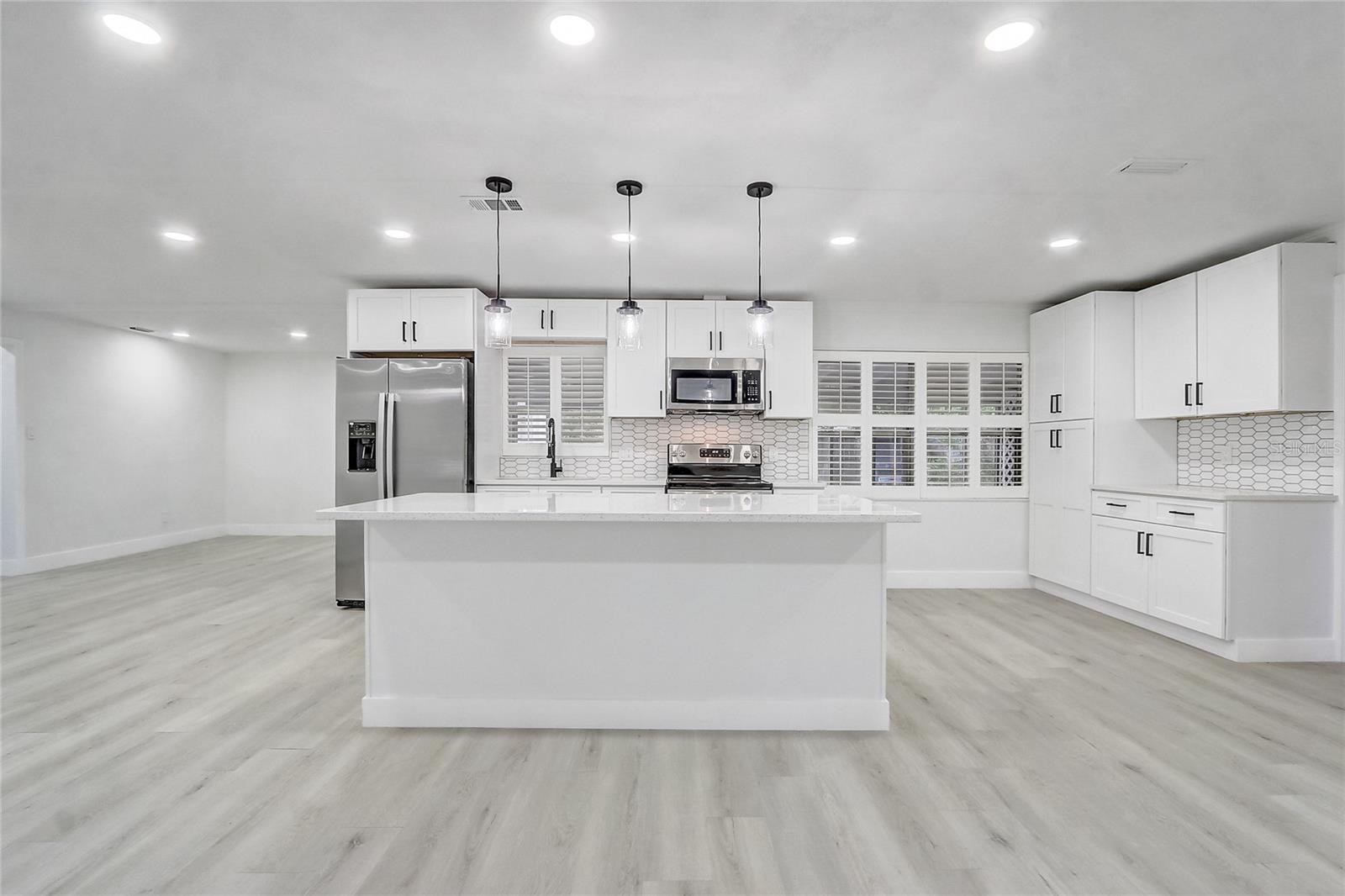 3100 LAS PALMAS DRIVE