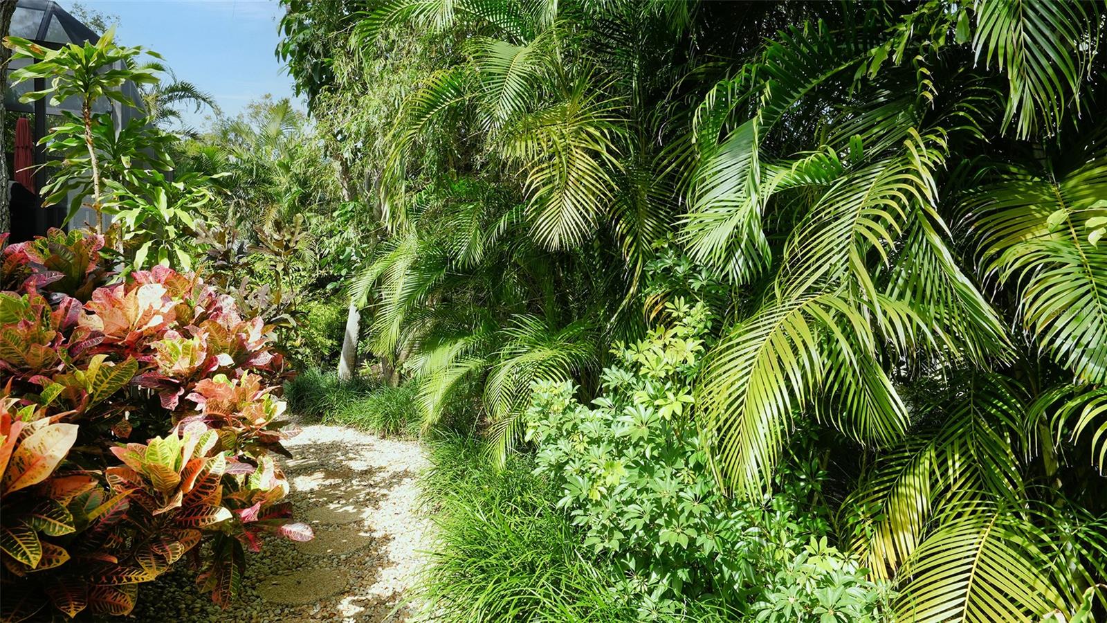 BAY ISLES - Residential