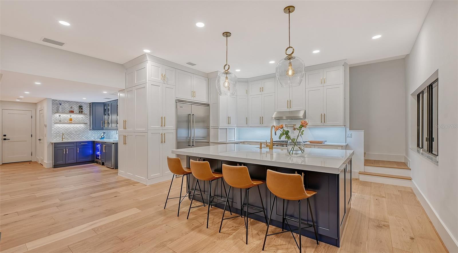 BAY ISLES - Residential