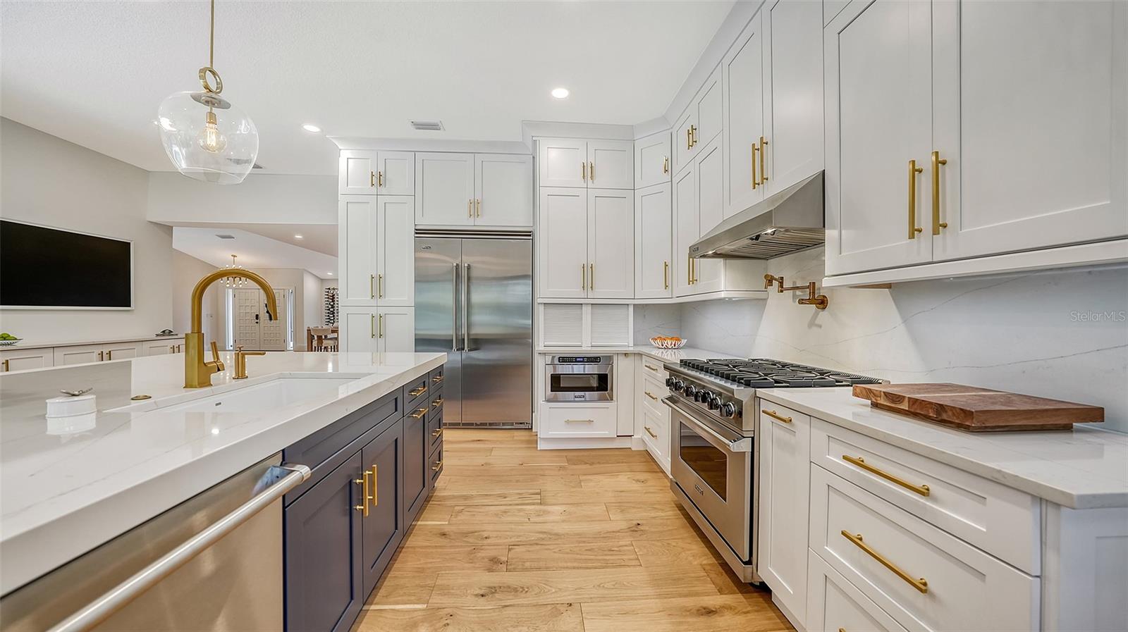 BAY ISLES - Residential