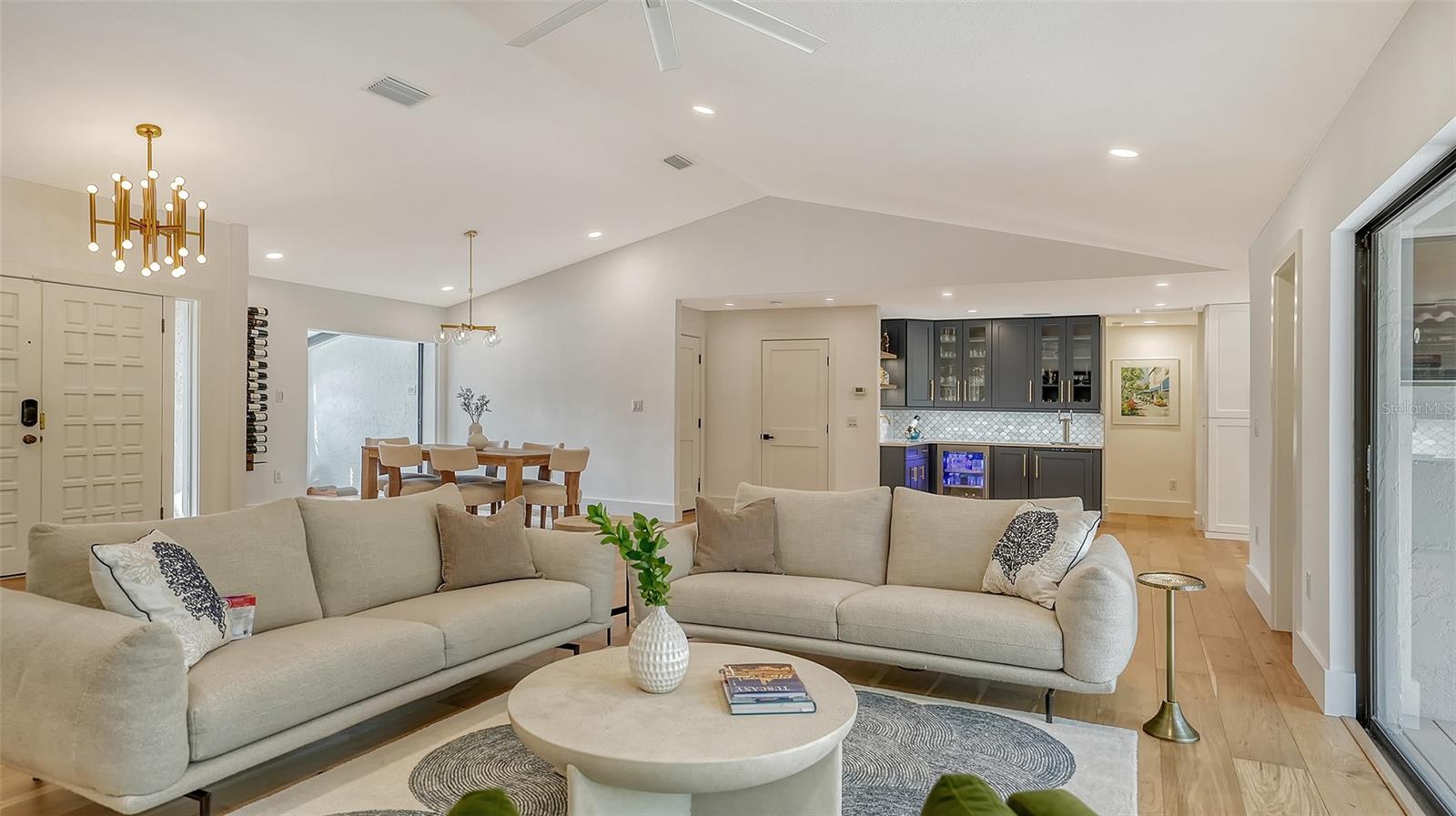 BAY ISLES - Residential