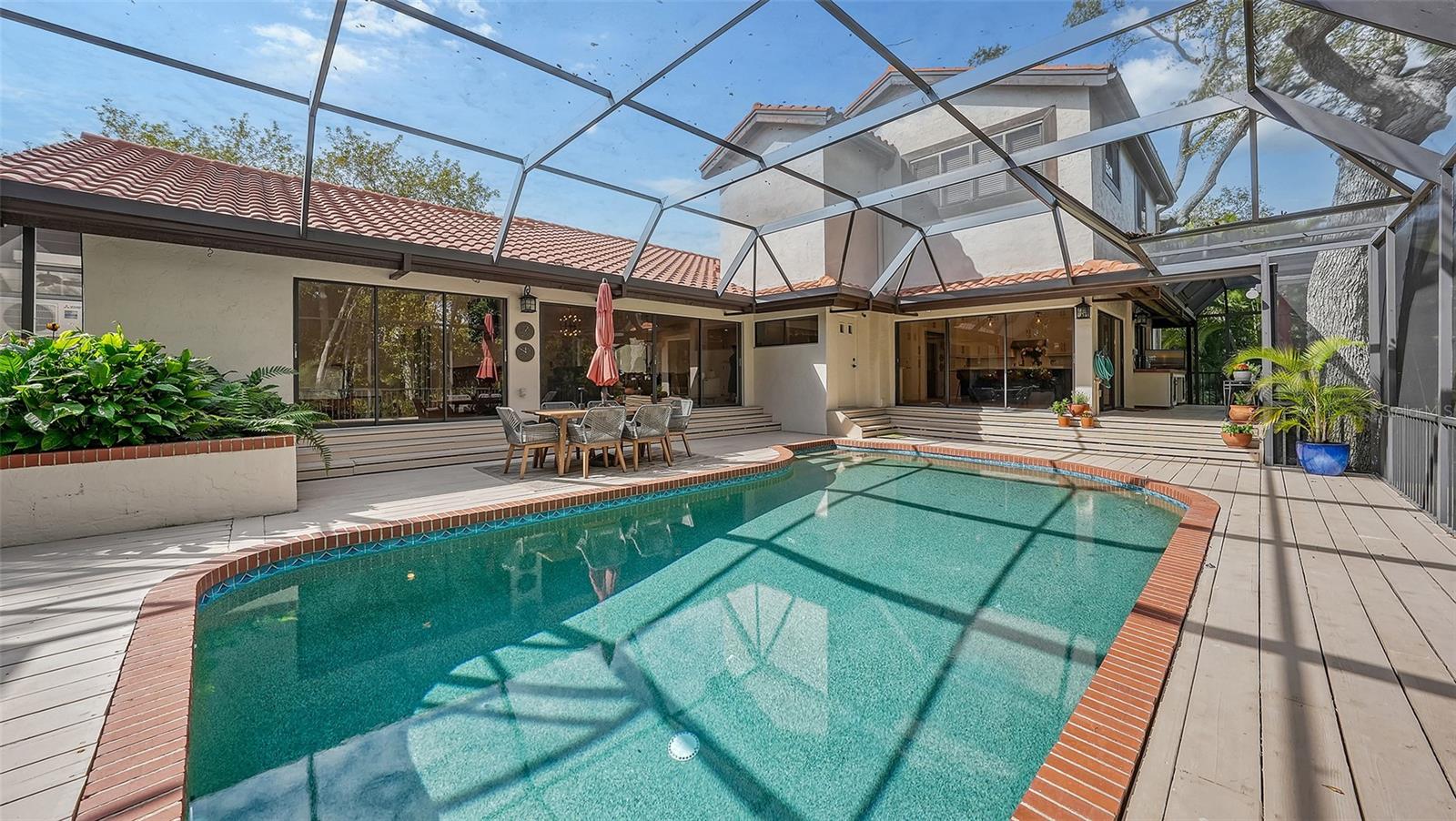 BAY ISLES - Residential