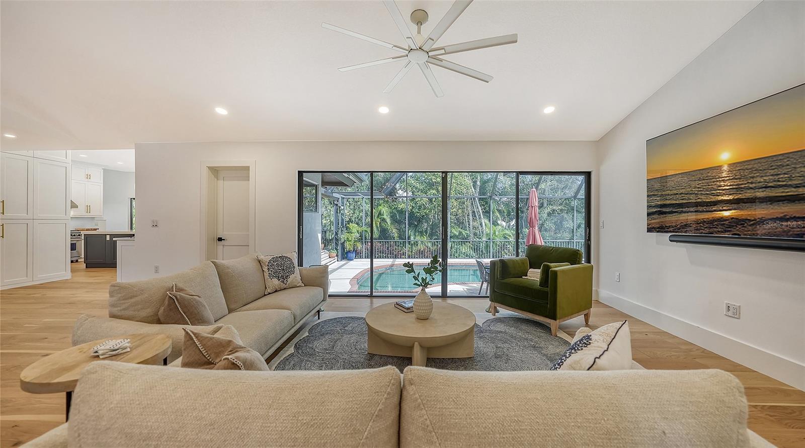 BAY ISLES - Residential