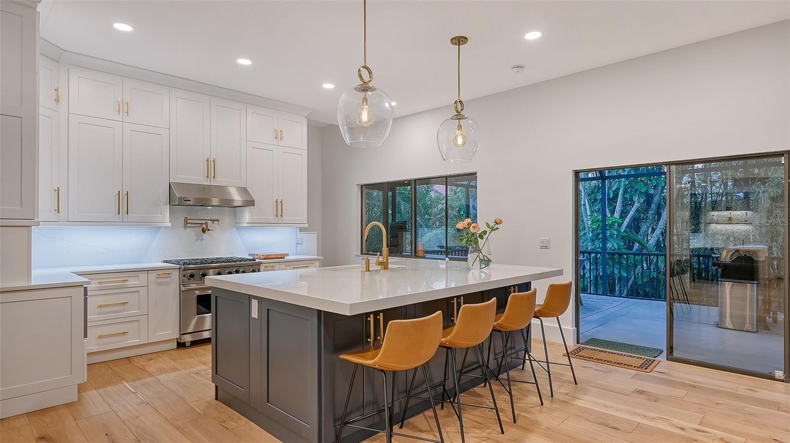 BAY ISLES - Residential