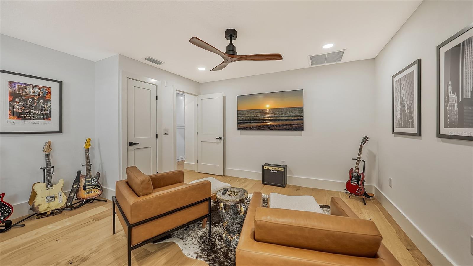 BAY ISLES - Residential