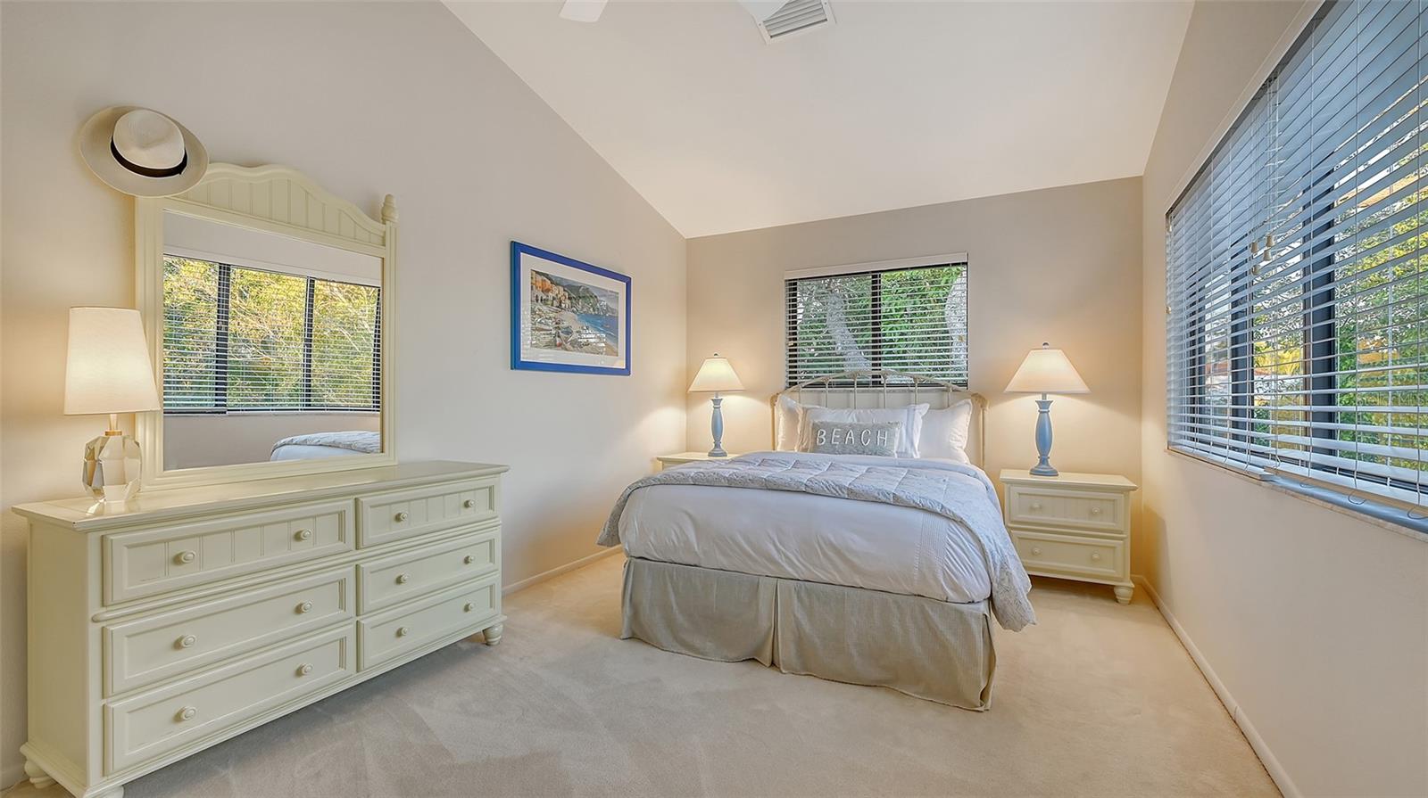 BAY ISLES - Residential