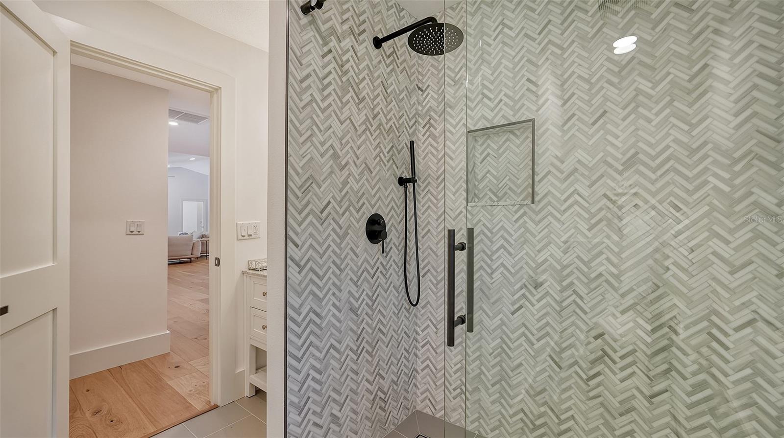 BAY ISLES - Residential