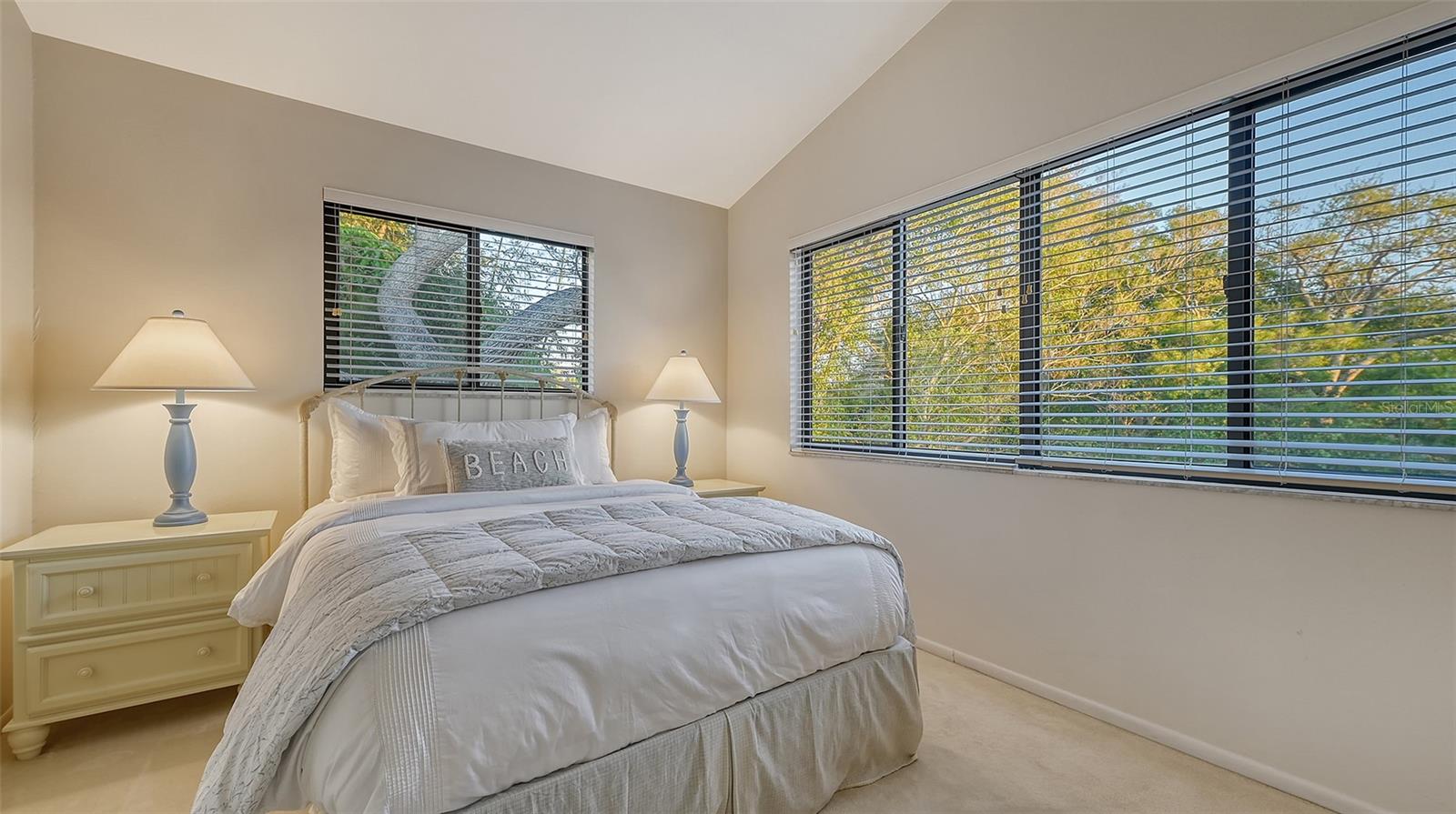 BAY ISLES - Residential